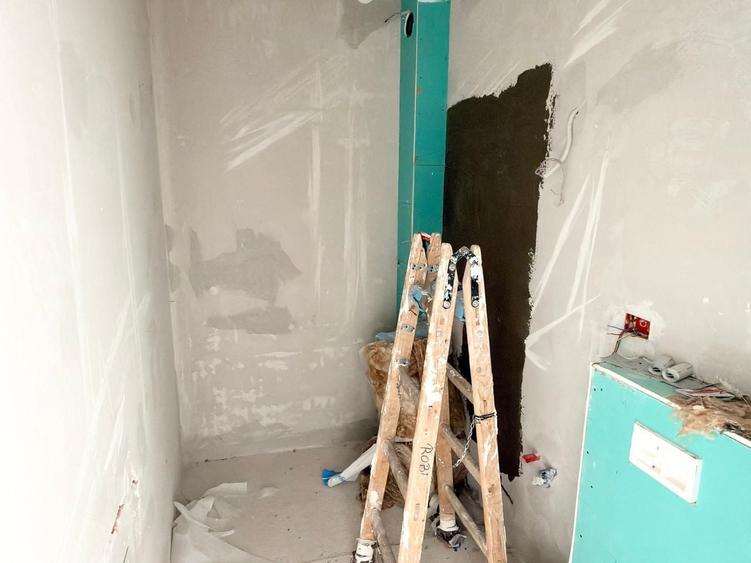 Apartament cu 3 camere decomandat în Torontalului