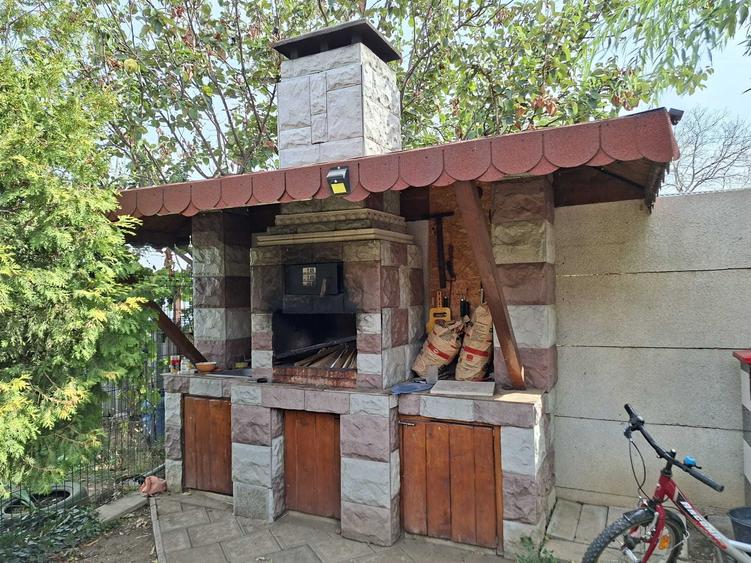 Casă cu 3 camere cu Teren 1000 Mp în Central