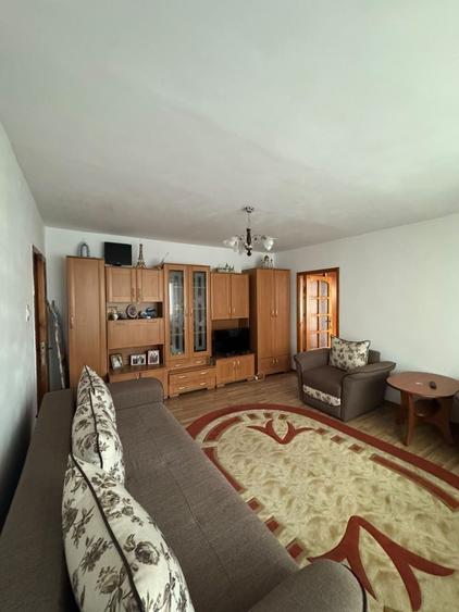 Apartament cu 2 camere semidecomandat în Plopilor