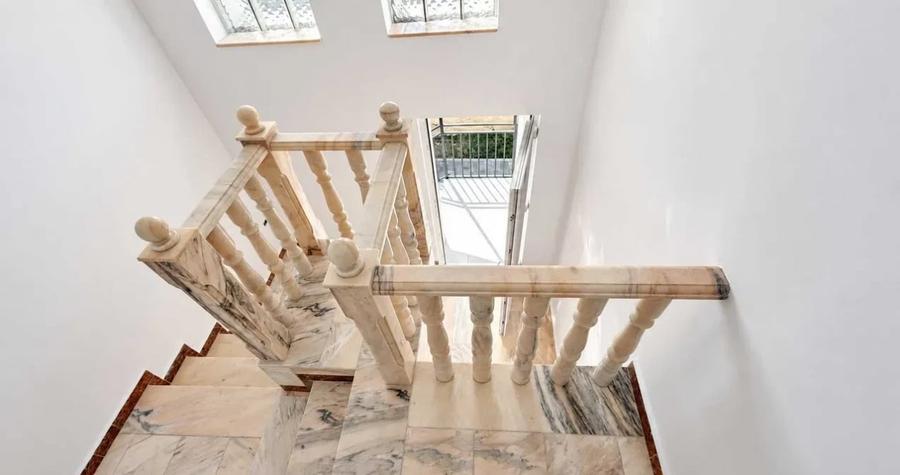 Apartament cu 4 camere în Bărăbanț
