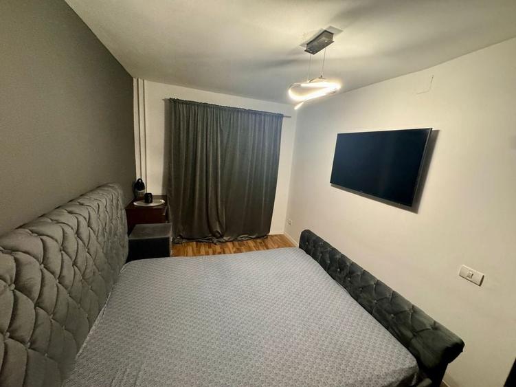 Apartament cu 2 camere semidecomandat în Lipovei