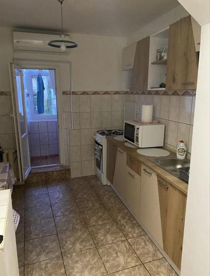 Apartament cu 2 camere semidecomandat în Dacia