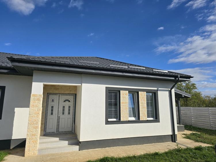 Casă cu 4 camere în Buriaș