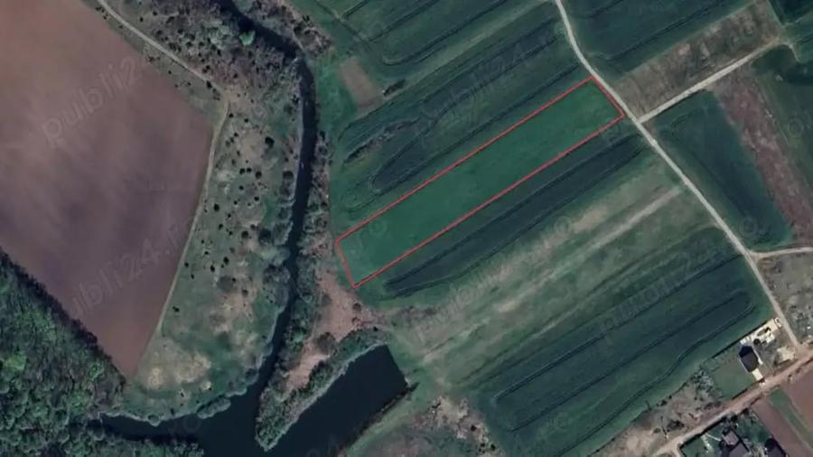 Teren de 7500 mp, în Izvorani