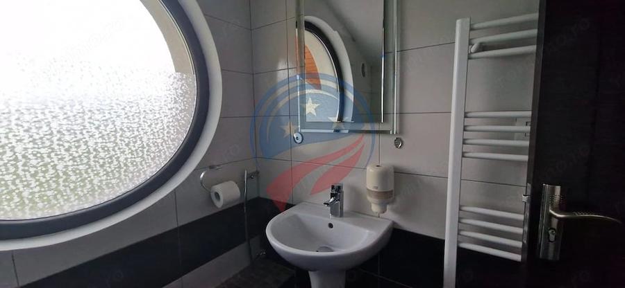 Casă cu 8 camere cu Teren 5574 Mp în Periferie