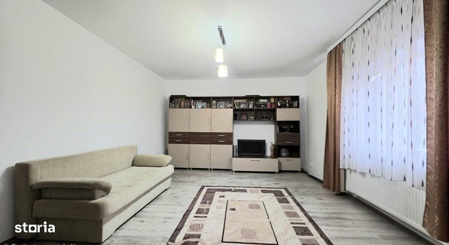 Casă cu 4 camere decomandat în Central