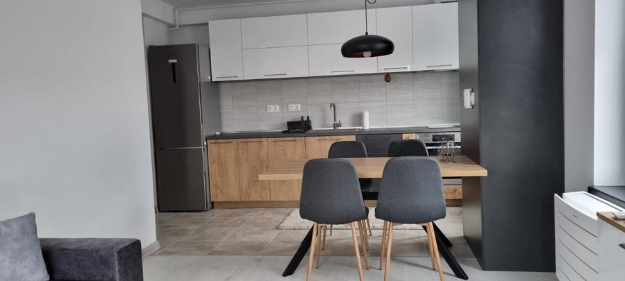 Apartament cu 3 camere decomandat, mobilat în Pipera
