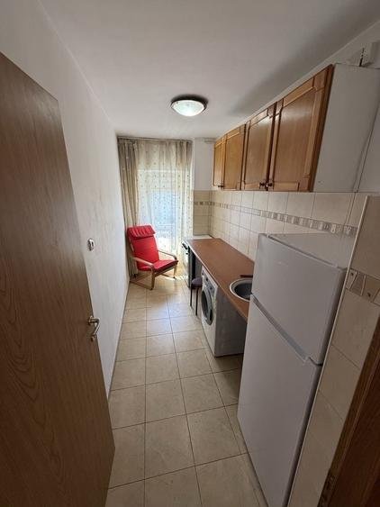 Garsonieră decomandată în Vitan