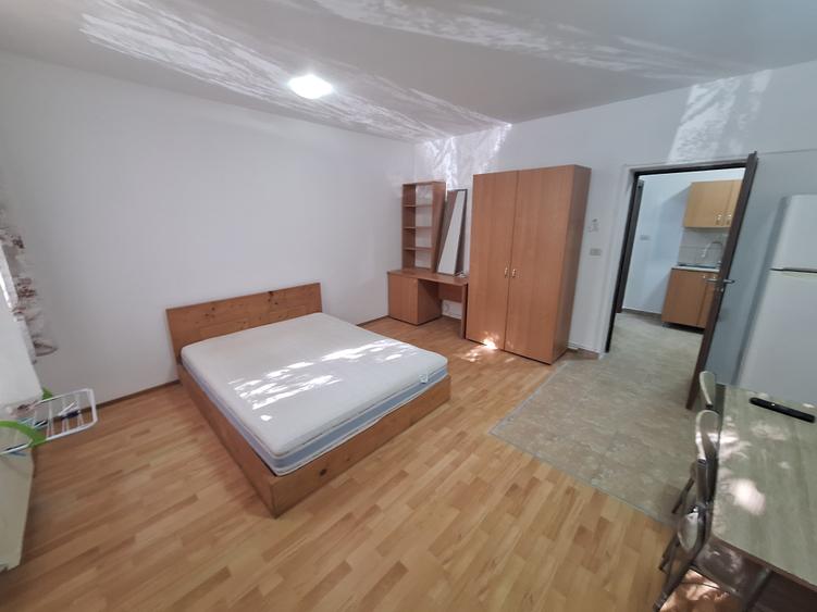 Garsonieră decomandată în Complex Studențesc