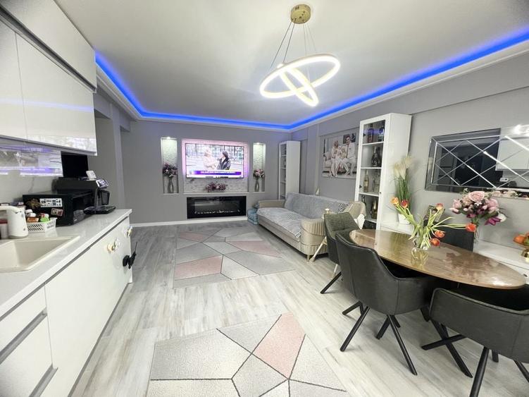 Apartament cu 3 camere decomandat în Central