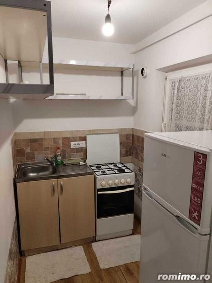 Garsonieră decomandată în Central