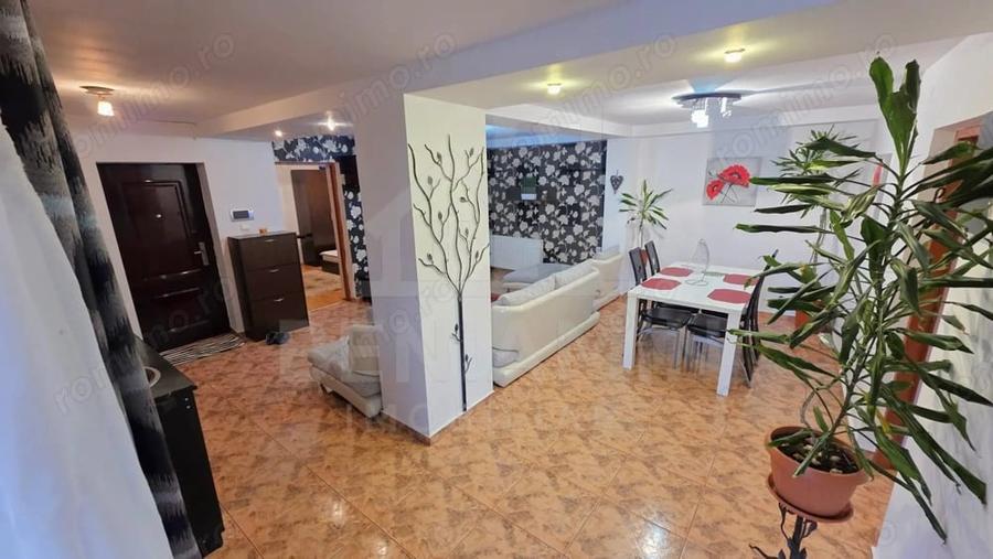 Apartament cu 3 camere semidecomandat în Central