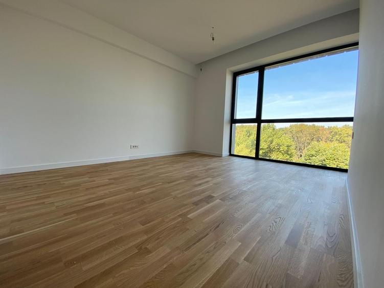 Apartament cu 3 camere semidecomandat în Pipera