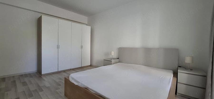 Apartament cu 3 camere decomandat în 1 Decembrie