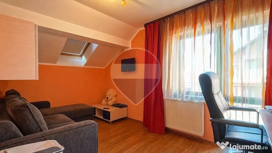 Casă cu 7 camere cu Teren 519 Mp în Cristian
