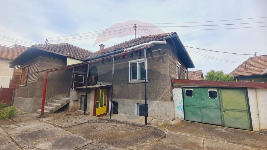 Casă cu 3 camere cu Teren 533 Mp în Central