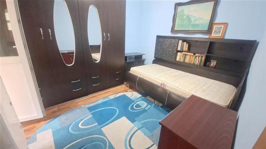 Apartament cu 2 camere nedecomandat, mobilat în 9 Mai