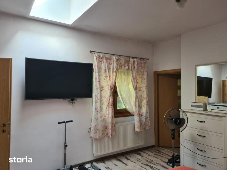 Casă cu 5 camere cu Teren 350 Mp în Central