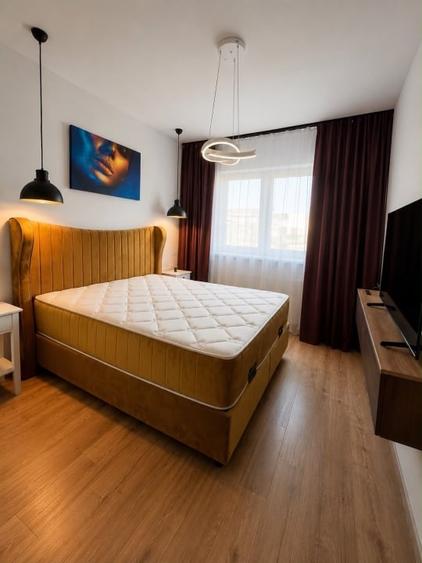 Apartament cu 3 camere semidecomandat, mobilat în Tractorul
