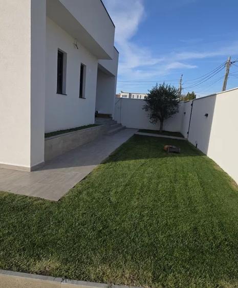 Casă individuală cu 3 camere cu Teren 310 Mp în Lazu