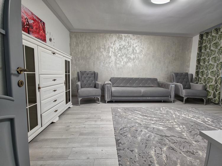 Apartament cu 2 camere decomandat în CET