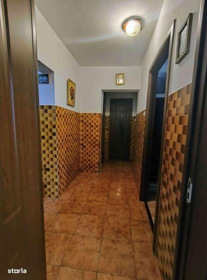 Apartament cu 3 camere în Drumul Taberei