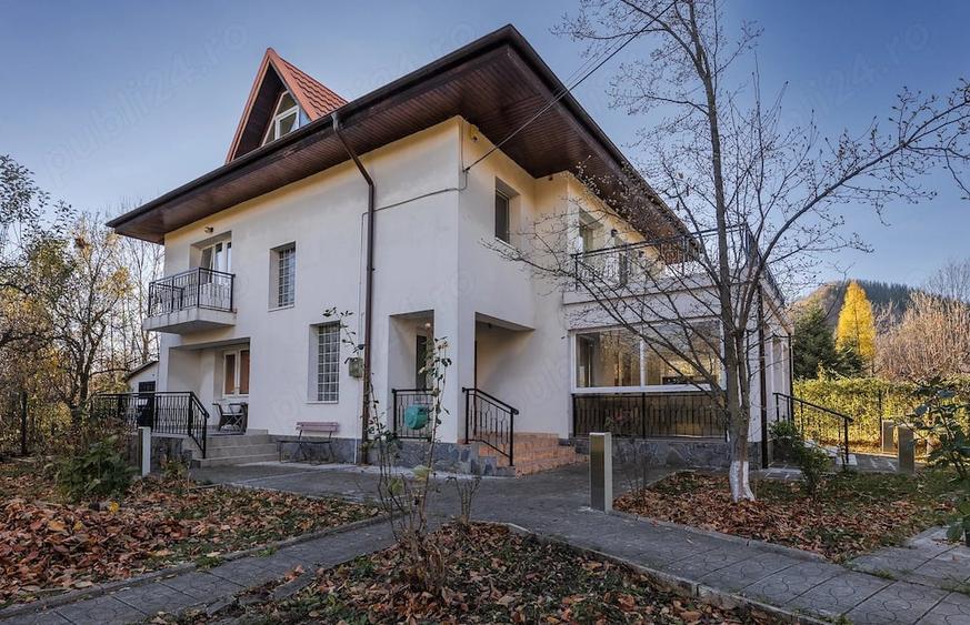 Casă cu 6 camere cu Teren 567 Mp în Central