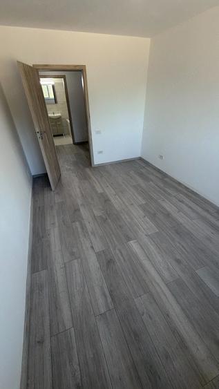 Apartament cu 2 camere decomandat în 1 Decembrie