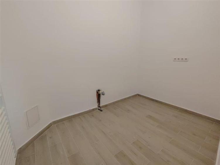 Spațiu comercial, de 72 mp, în Central