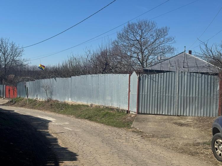 Teren Construcții intravilan de 1800 mp, în Piteasca