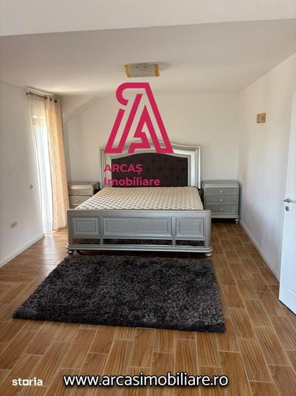 Casă cu 5 camere cu Teren 1300 Mp în Central