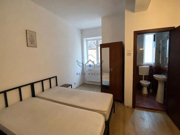 Casă cu 11 camere cu Teren 100 Mp în Central