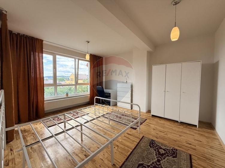 Casă | Vilă insiruita | Inchiriere| 4 camere - 8