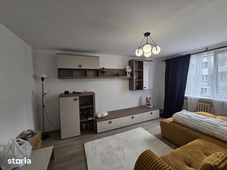 Apartament cu 4 camere în Mărăței