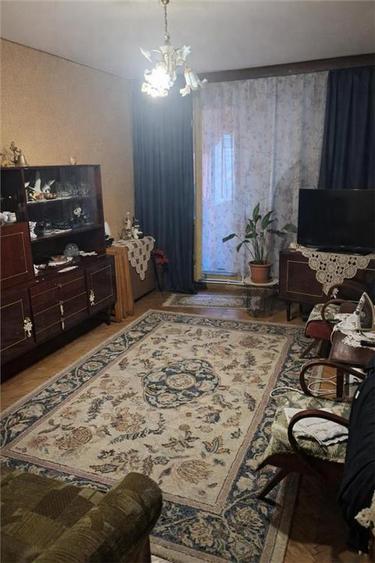 Apartament cu 3 camere decomandat, mobilat în Gară