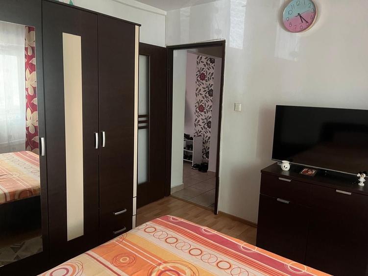 Apartament cu 2 camere decomandat în Lipovei