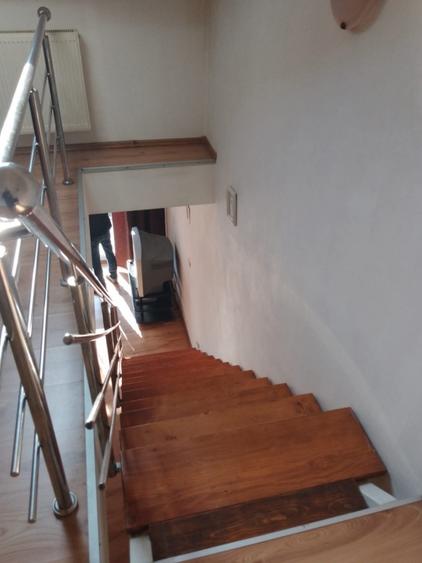 Apartament cu 4 camere decomandat, mobilat în Calea Moldovei