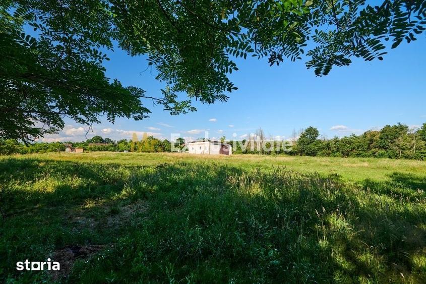 Casă cu 1 camere cu Teren 1100 Mp în Budeasa