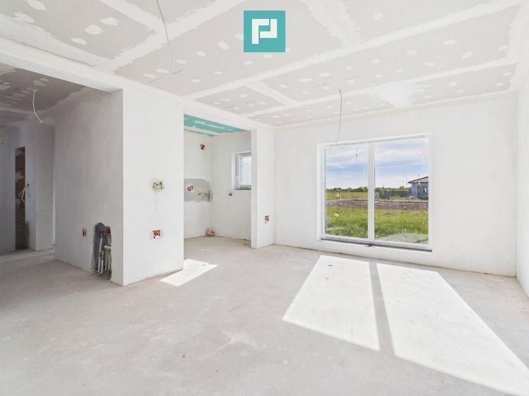 Duplex cu 3 camere cu Canalizare în Moșnița Veche