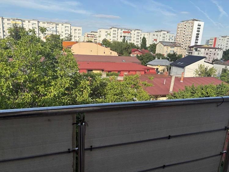 Apartament cu 2 camere semidecomandat, mobilat în 1 Mai