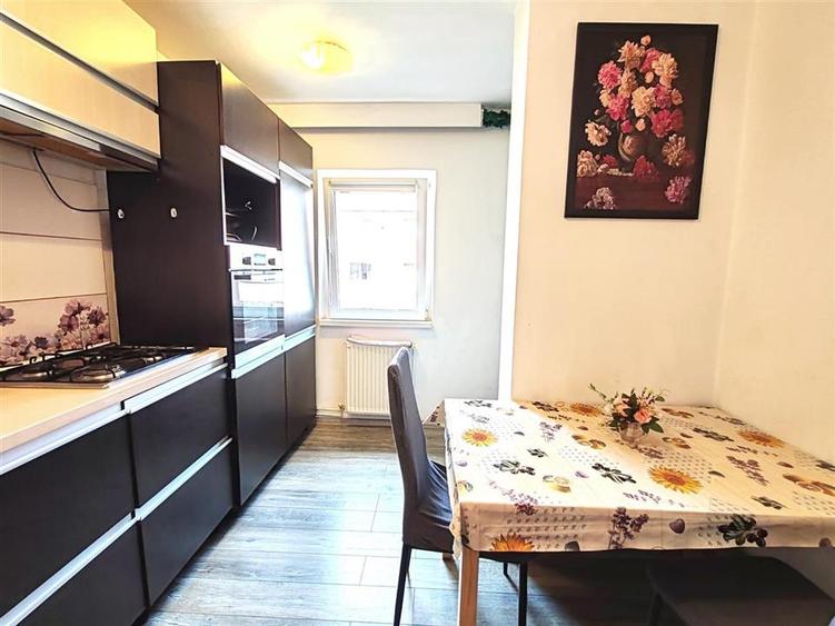 Apartament cu 3 camere decomandat, mobilat în Astra