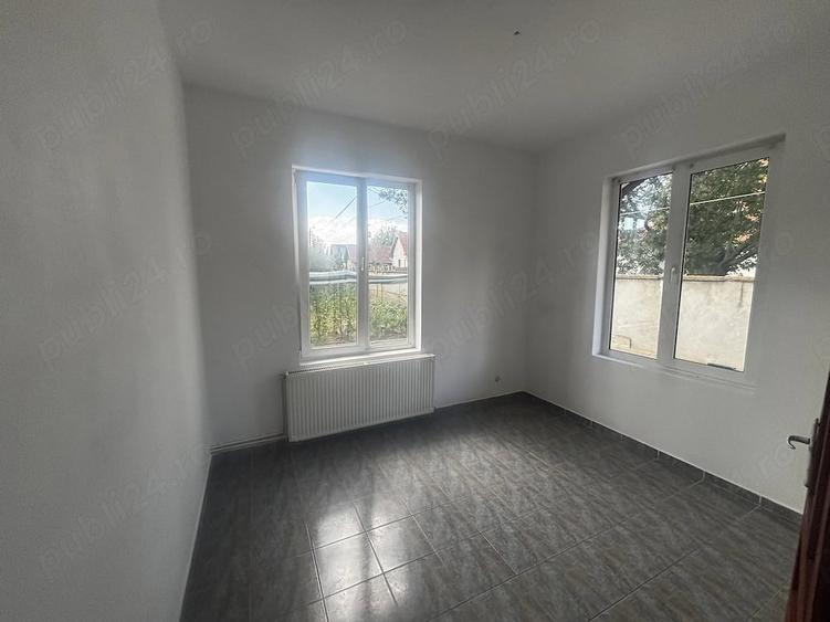 Spațiu comercial, de 81 mp, în Ozun