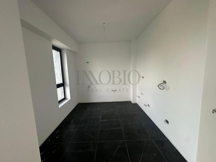 Apartament cu 3 camere semidecomandat în Sisești