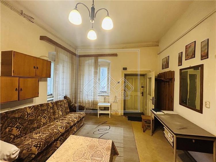 Apartament cu 2 camere nedecomandat în Ultracentral