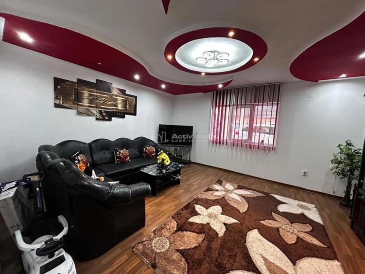 Casă cu Teren 454 Mp în Central