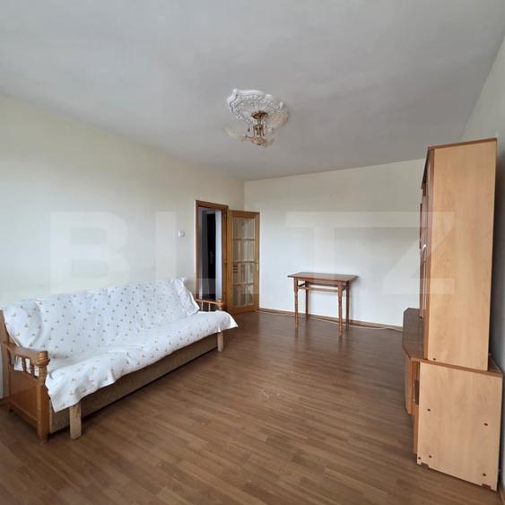 Apartament cu 2 camere decomandat, mobilat în Micro 20
