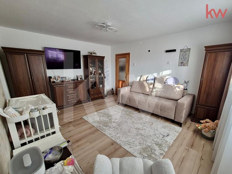 Apartament cu 3 camere semidecomandat, mobilat în Brazda lui Novac