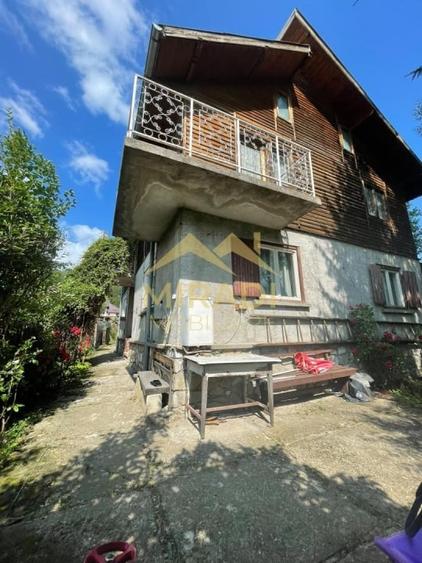 Casă individuală cu 7 camere cu Teren 580 Mp în Valea Doftanei