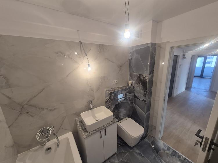 Apartament cu 3 camere decomandat în Nicolina