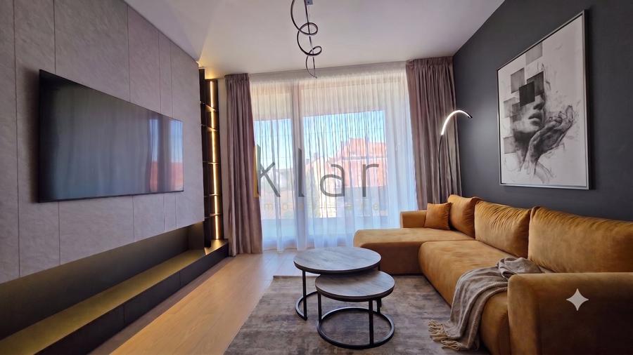 Apartament cu 2 camere semidecomandat, mobilat în Central